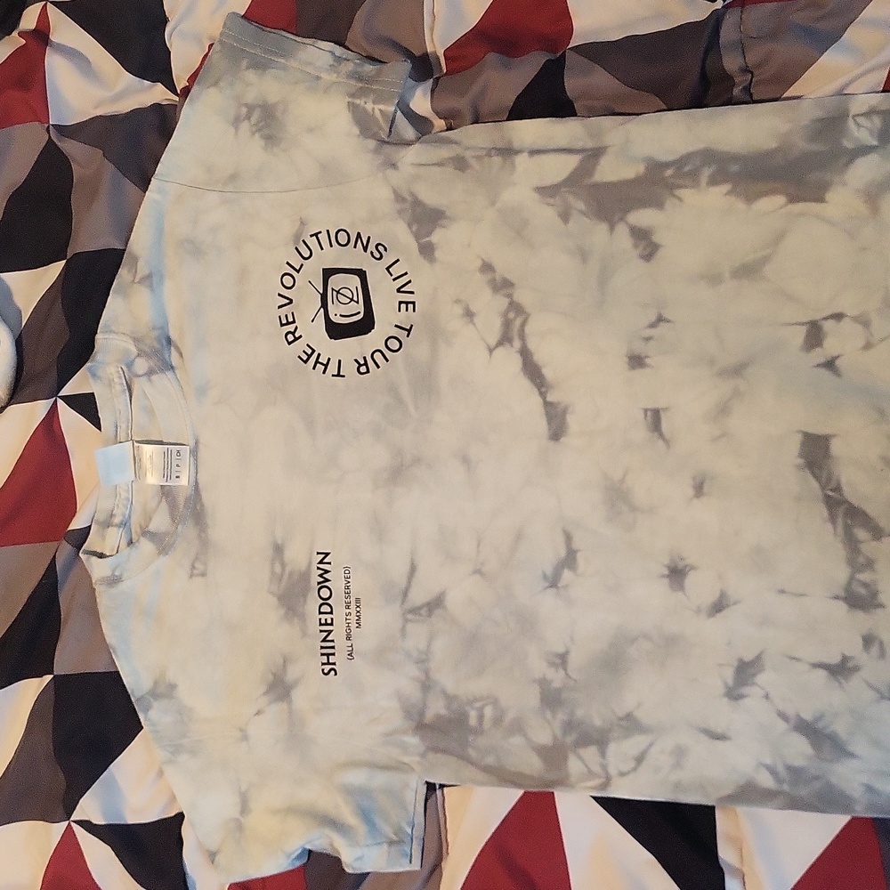 Sm Shinedown T from 2023 tour